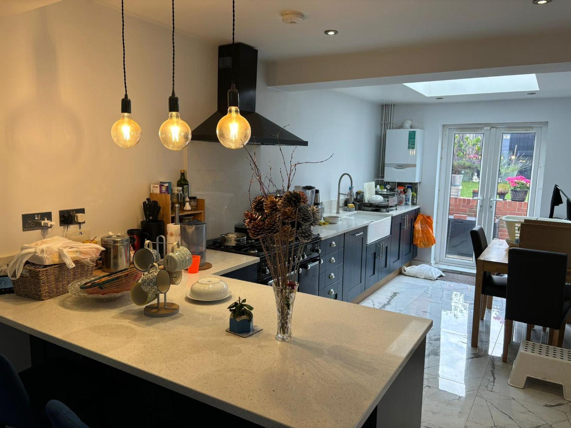Luxurious Shared - Self Check-in, Free Street Parking Homestay